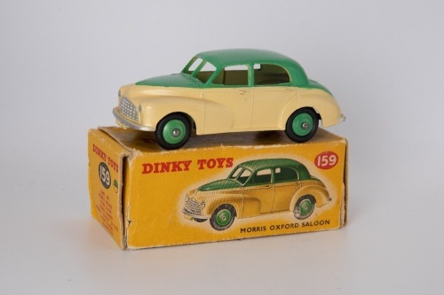 DINKY TOYS: 159 Morris Oxford c1954