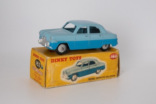 DINKY TOYS: 162 Ford Zephyr Saloon 1956-60