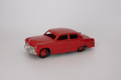 DINKY TOYS: 170 Ford Fordor c1954