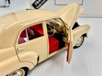 HOLDEN FX: A 1:24 scale model by Trax of the 1948-1953 Holden 48-215 with original packaging [Location: Sydney] - 11