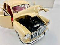 HOLDEN FX: A 1:24 scale model by Trax of the 1948-1953 Holden 48-215 with original packaging [Location: Sydney] - 15