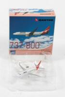BOEING: A NOS 1:400 scale Dragon wings QANTAS Boeing 737-800