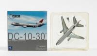 MC DONNELL DOUGLAS: A NOS 1:400 scale Dragon wings Northwest Airlines DC-10-30