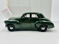 HOLDEN FX: A 1:24 scale model by Trax of the 1948-1953 Holden 48-215 with original packaging [Location: Sydney] - 6