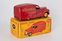 DINKY TOYS: 471 Austin Van in 'Nestles' livery 1955-1960 - 2