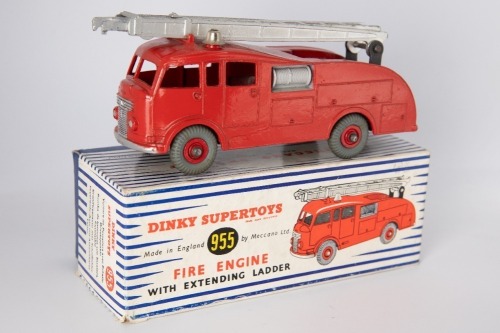DINKY SUPERTOYS: 955 Fire Engine mid 1950s
