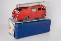 DINKY SUPERTOYS: 955 Fire Engine mid 1950s - 2