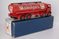DINKY TOYS: 941 Foden 14-Ton Tanker in 'Mobilgas' livery 1955-1956 - 2