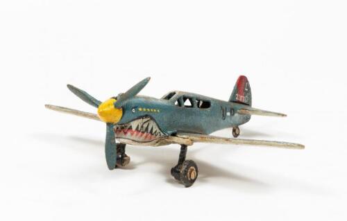 WWII: A modern reproduction cast metal three prop fighter plane (18.5cm long)