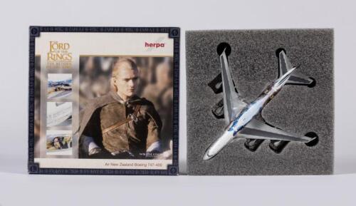 BOEING: A NOS 1:400 scale Herpa wings Boeing 747-400 Air New Zealand "Lord of the Rings"