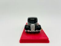 CITRO&Euml;N 15CV: A 1:43 scale model by Solido of the 1939 Citro&euml;n 15CV with original packaging [Location: Sydney] - 3