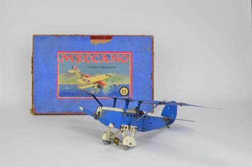 MECCANO: A rare Meccano Flugzeug-Bauksten 11 constructor plane set. Circa 1930's