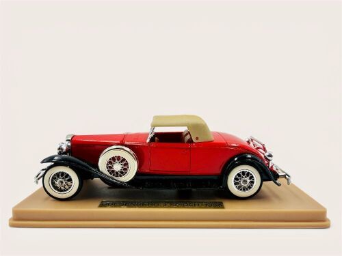 DUESENBERG MODEL J: A 1:43 scale model by Solido of the 1935 Duesenberg Model J Convertible with original packaging [Location: Sydney]