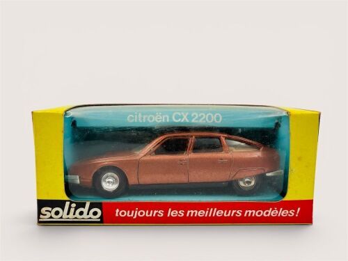 CITROËN CX: A 1:43 scale model by Solido of the Citroën CX 2200 with original packaging [Location: Sydney]