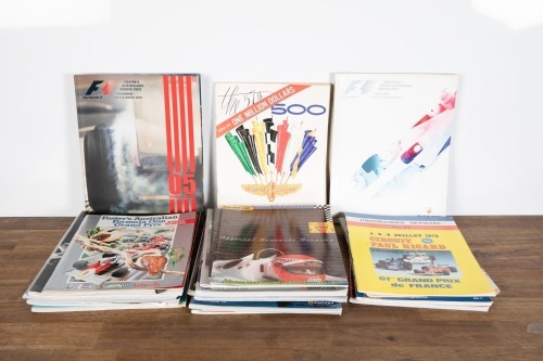 GRAND PRIX / INDYCAR: A group of assorted programmes from Australian & some international Grand Prix & Indycar events