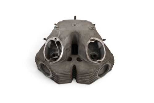 NORTON: A Norton 750 cylinder head, perfect fins & exhaust threads [Location: Melbourne]