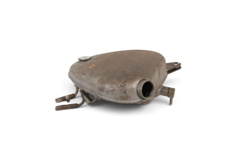 BSA: A BSA B31 / B33 / Goldstar oil tank [Location: Melbourne]