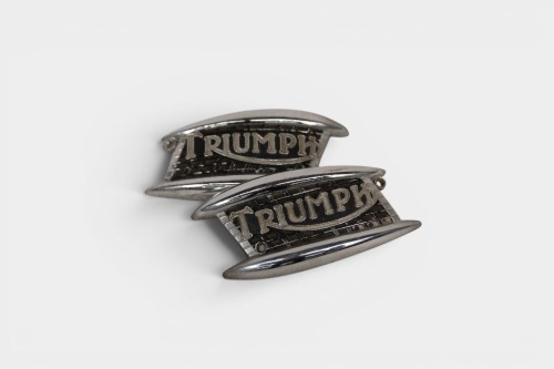 TRIUMPH: A pair of Triumph tank badges to suit Tiger Cub & US Tiger 100 models