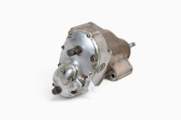 TRIUMPH: A Triumph early 1960s Bonneville / TR6 gearbox, stamped '104078" [Location: Melbourne]