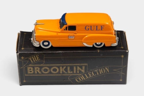 155 · PONTIAC: A 1:43 scale Brooklin Collection White Metal model of a 1953 Pontiac Sedan Delivery in Gulf Oil livery