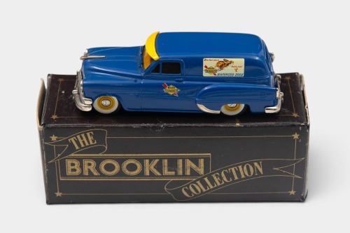 PONTIAC: A 1:43 scale Brooklin Collection White Metal model of a 1953 Pontiac Sedan Delivery in Sunoco oils livery