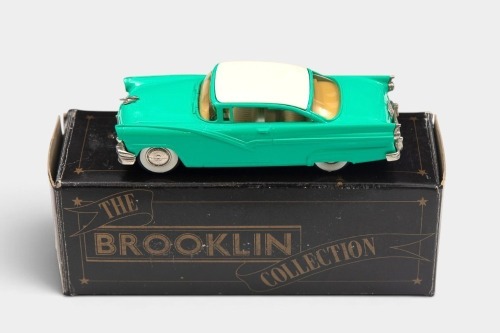 185 · FORD FAIRLANE: A 1:43 scale Brooklin Collection White Metal model of a 1956 Ford Fairlane 2 Door 'Victoria'