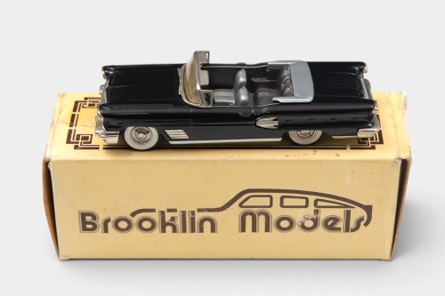 PONTIAC: A 1:43 scale Brooklin Collection White Metal model of a 1958 Pontiac Bonneville Convertible