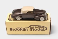 CADILLAC: A 1:43 scale Brooklin Collection White Metal model of a 1940 Cadillac V16 Convertible Coupe - 2