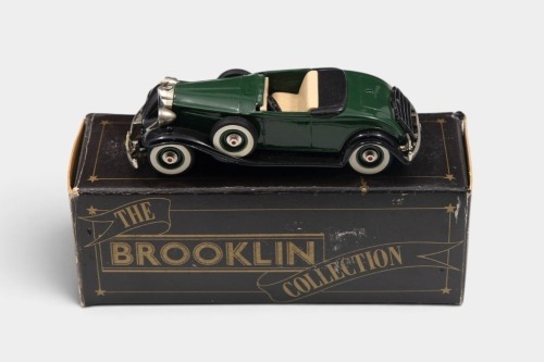 PACKARD: A 1:43 scale Brooklin Collection White Metal model of a 1932 Packard Light 8 Convertible Coupe
