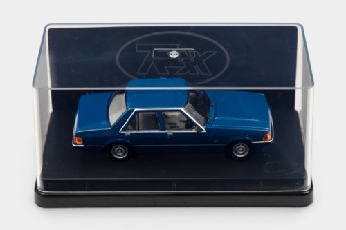 XD FALCON: A 1:43 scale Trax Ford Falcon XD GL Sedan in Oxford Blue
