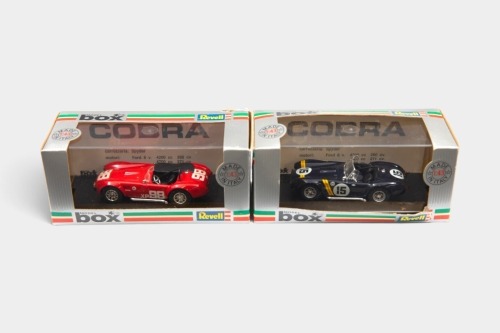 COBRA: Two 1:43 scale Box model AC Shelby Cobras, including 1963 Sebring and 1962 Riversaide models