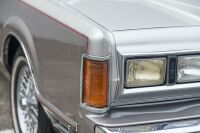 1989 Lincoln Town Car 5.0L V8 Luxury Sedan - NO RESERVE [Location: Melbourne] - 9