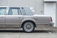 1989 Lincoln Town Car 5.0L V8 Luxury Sedan - NO RESERVE [Location: Melbourne] - 17