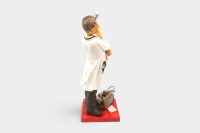 G.FORCHINO: A limited edition (No.06512) sculpture by Guillermo Forchino, titled 'The Doctor', measures approx. 44cm tall - 2