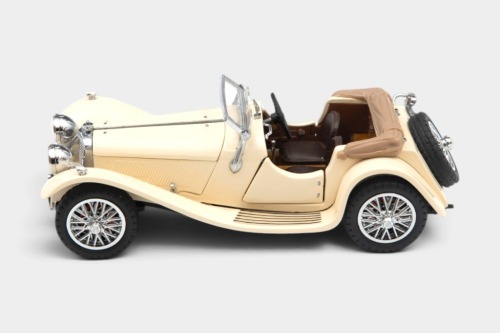 JAGUAR: A 1:24 scale Franklin Mint model of a 1938 Jaguar SS100