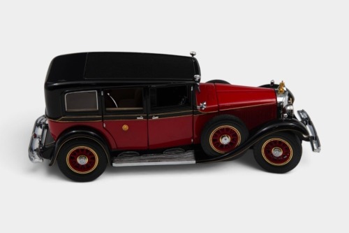MERCEDES-BENZ: A 1:24 scale Franklin Mint model of a 1935 Mercedes-Benz 770K Grosser