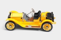 STUTZ: A 1:24 scale Franklin Mint 1915 Stutz Bearcat - 2