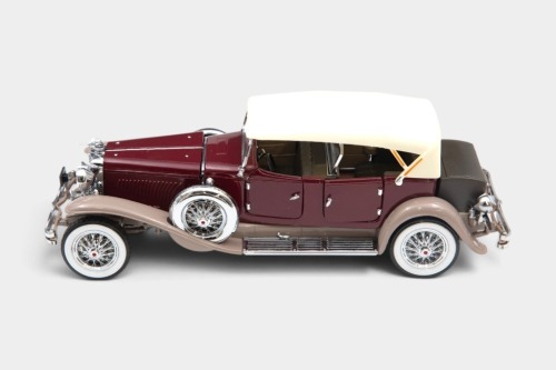 DUESENBERG: A 1:24 scale Franklin Mint 1930 Duesenberg J Derham Tourster