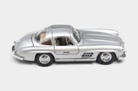 MERCEDES: A 1:24 scale Franklin Mint 1954 Mercedes-Benz 300SL Gullwing - 2