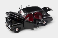 HOLDEN: A 1:24 scale Trax FJ Holden Special Sedan - 3