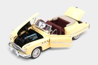 BUICK: A 1:24 scale Franklin Mint 1949 Buick Roadmaster convertible - 3