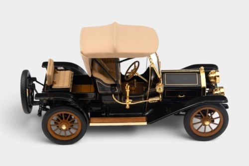 CADILLAC: A 1:24 scale Franklin Mint 1910 Cadillac Model Thirty