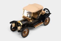 CADILLAC: A 1:24 scale Franklin Mint 1910 Cadillac Model Thirty - 3