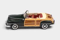 CHRYSLER: A 1:24 scale Franklin Mint 1948 Chrysler Town & Country - 2