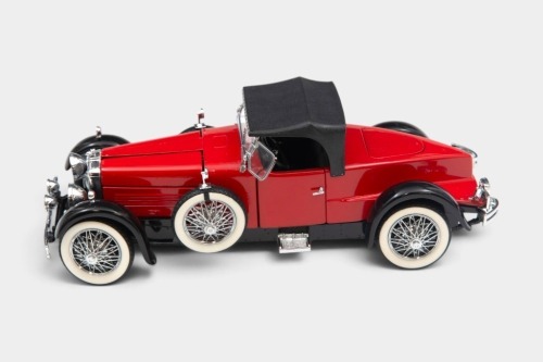 STUTZ: A 1:24 scale Franklin Mint model of a 1928 Stutz Black Hawk Boat-Tail Speedster
