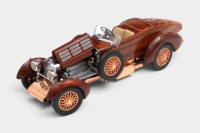 HISPANO SUIZA: A 1:24 scale Franklin Mint 1924 Hispano Suiza 'Tulipwood' - 3