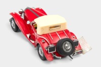 MERCEDES: A 1:24 scale Franklin Mint model of a 1935 Mercedes 500K Special Roadster in red - 3