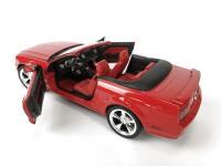 FORD: Pair of 1:18 scale Ford Mustangs produced by Hotwheels. (NB description) - 12
