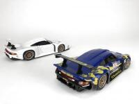 PORSCHE: Pair of 1:18 scale Porsche 911 GT1 produced by UT Models. (NB description) - 5
