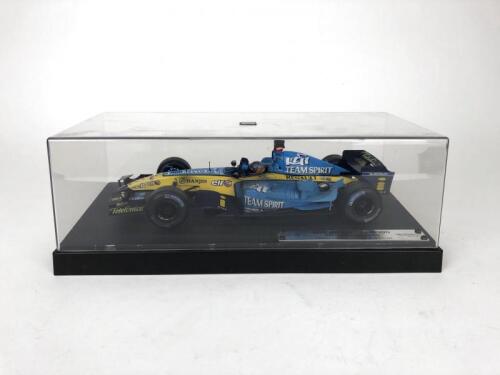 RENAULT: 1:18 scale 2005 world champion Fernando Alonso Renault formula 1 racing car produced by Hotwheels. (NB description)